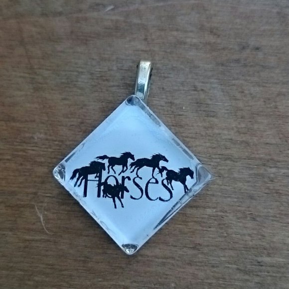 Hand Crafted Horse Glass Tile Pendant Equestrian Gift Horse Lover - Picture 1 of 2